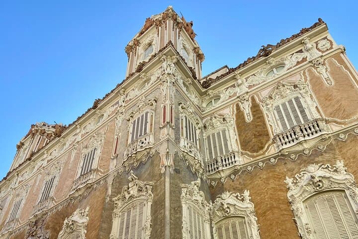 1 + 1 Discover Valencia Self Guided Cycling- and Walking Tour