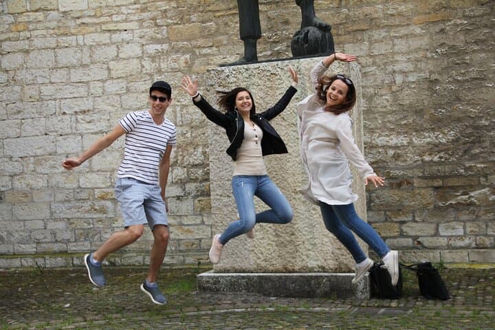 León Self-Guided City Walking Tour & Scavenger Hunt