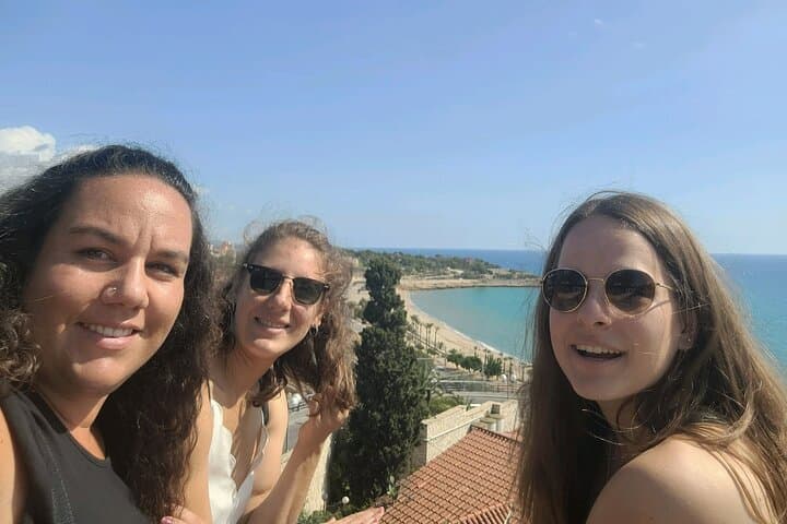 Tarragona Self-Guided City Walking Tour & Scavenger Hunt