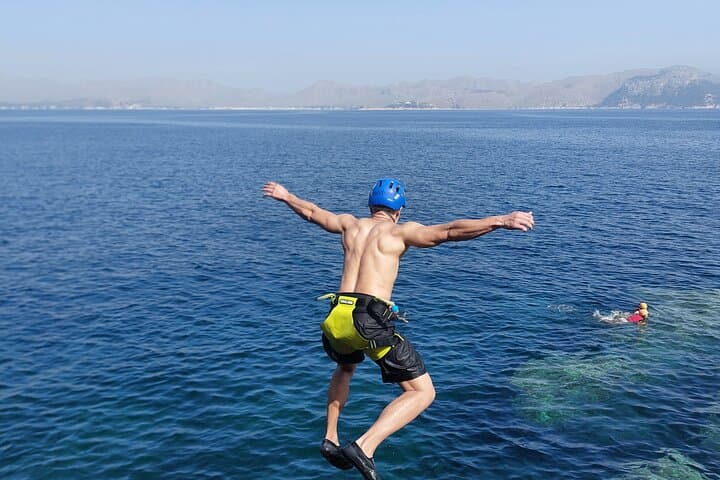Coasteering Cliff jumping
