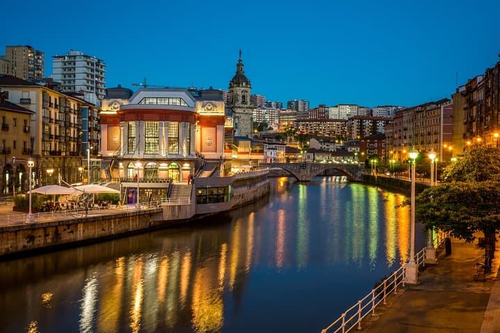 Bilbao and Guggenheim Museum Private Walking Tour with guide