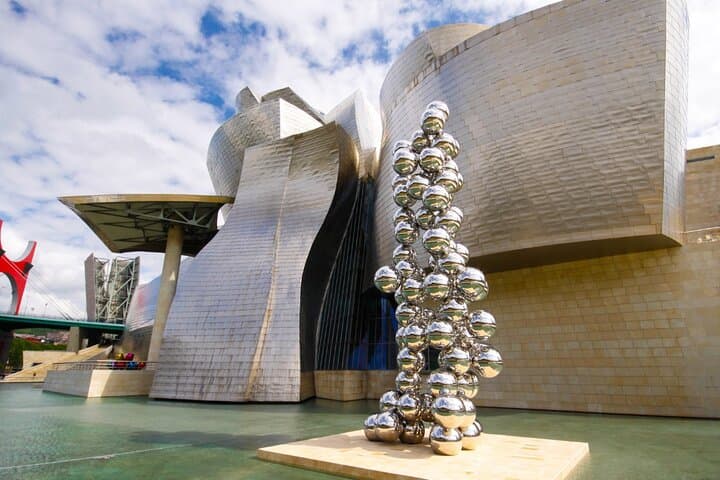Bilbao and Guggenheim Museum Private Walking Tour with guide