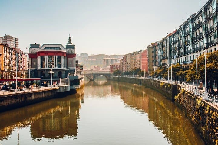 Bilbao and Guggenheim Museum Private Walking Tour with guide
