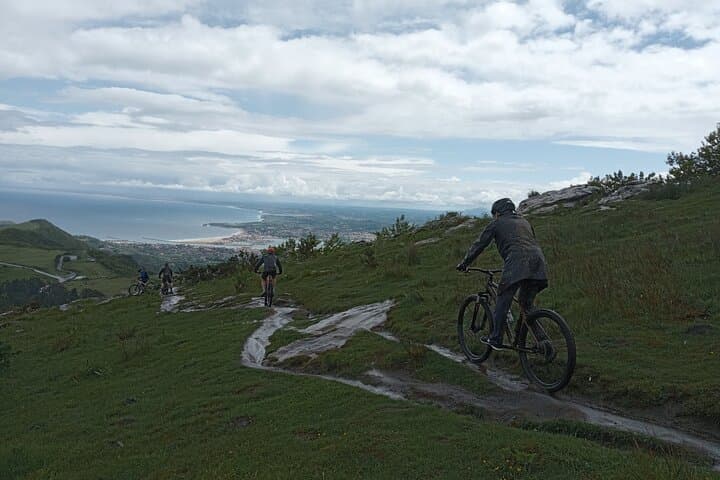 Mountain Bike Small Group Tour in San Sebastian
