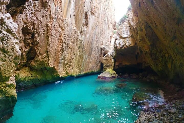 Guided one-day tour with eBike and Kayak in Granadella Moraig