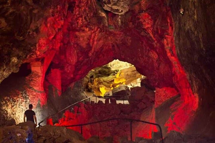 Cueva de los Verdes
