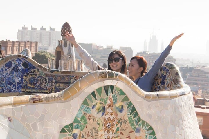 Barcelona all included: Sagrada, Park Güell, Montjuic & Gothic