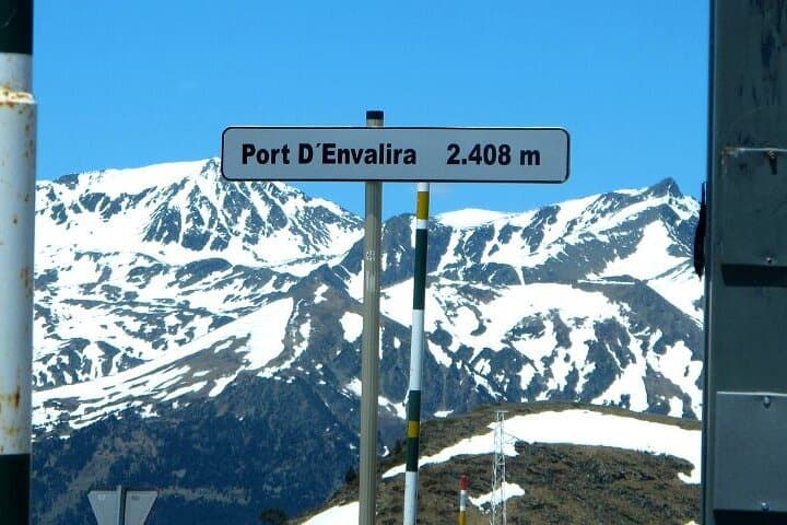 Andorra, France and Spain Day Tour with 2 Guides and Hotel Pickup