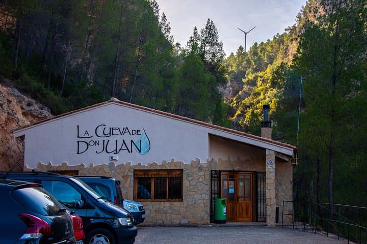 The Don Juan Caves and Júcar River Cruise from Valencia