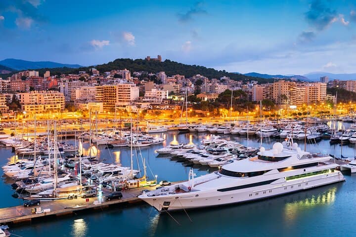 Palma de Mallorca: City Walk Audio Guide in 7 Languages on Phone