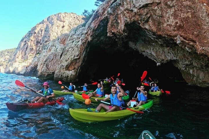 Guided one-day tour with eBike and Kayak in Granadella Moraig