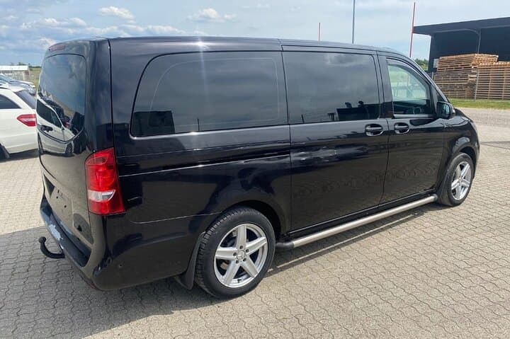 Barcelona to Granada Private Airport Transfer