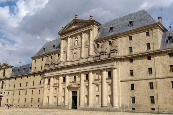 Private Tour El Escorial and Cuelgamuros From Madrid: Official Guide