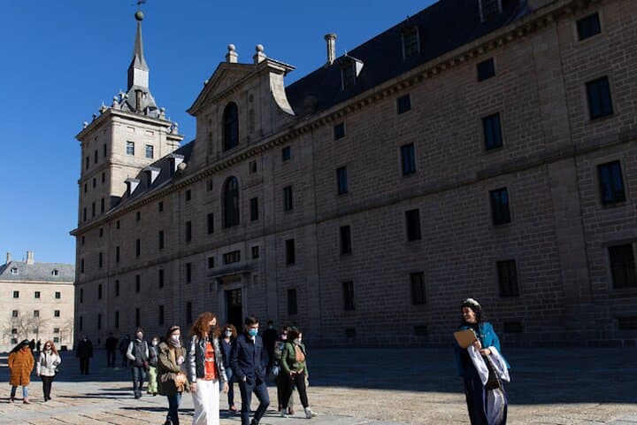 Escorial and Valley of the Fallen Private Tour by Minivan