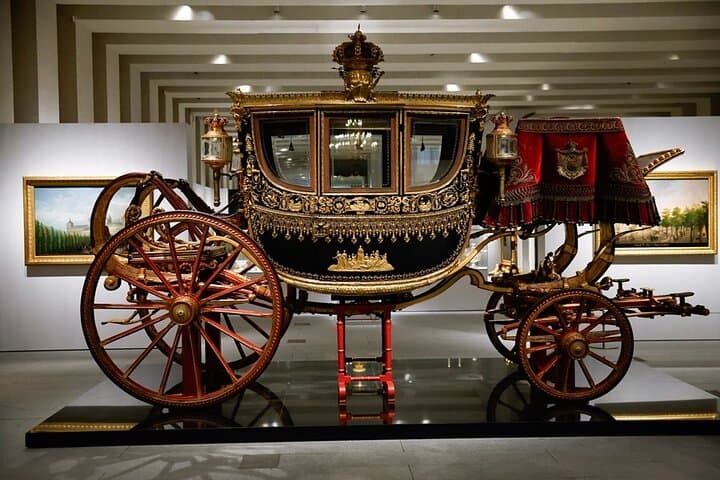 Royal Palace and Royal Collections Gallery guided tour