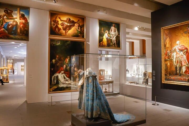 Royal Palace and Royal Collections Gallery guided tour