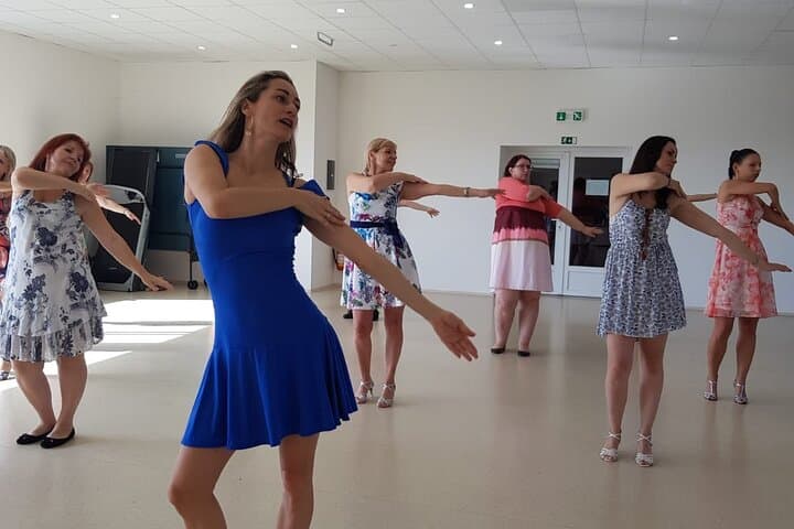 Salsa & Bachata, dance lessons Tenerife south. Have fun and learn