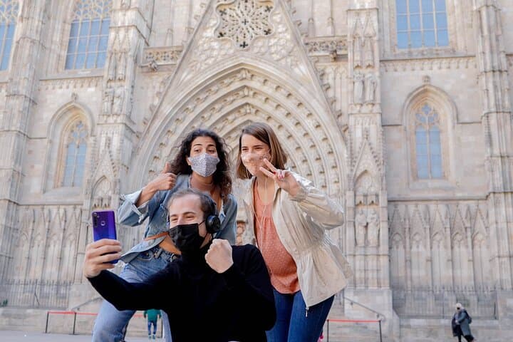 Private Tour Mysterious route with Escape Room through the Gothic Quarter