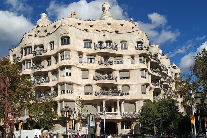 Casa Mila, Gaudi