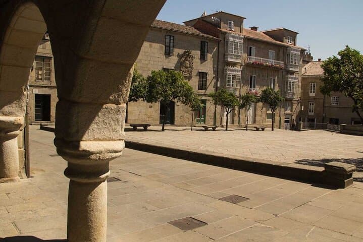 Pontevedra Self-Guided City Walking Tour & Scavenger Hunt