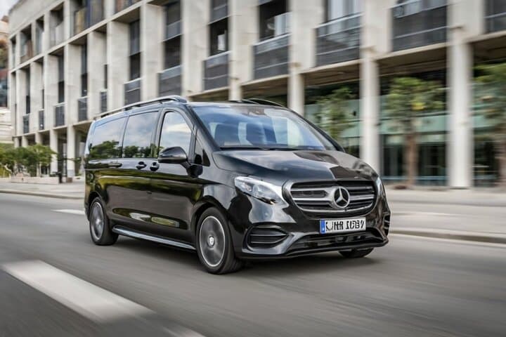 Private Transfer in the City of Barcelona up to 8 Passengers