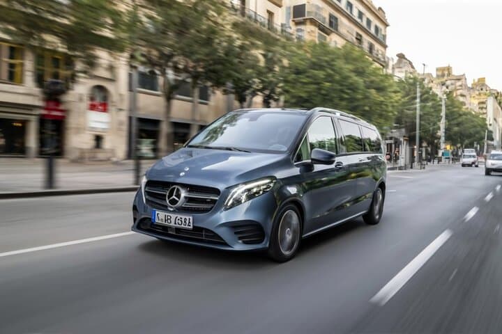 Private Transfer in the City of Barcelona up to 8 Passengers