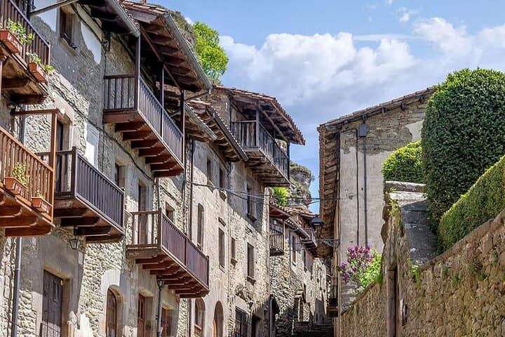 Private Tour in Cantonigrós, Rupit and Tavertet and Optional Barbecue