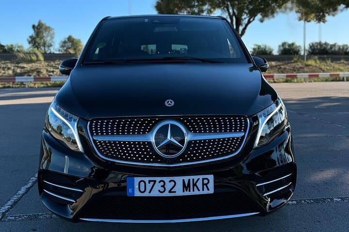Private Transfer from Barcelona Airport to Cambrils
