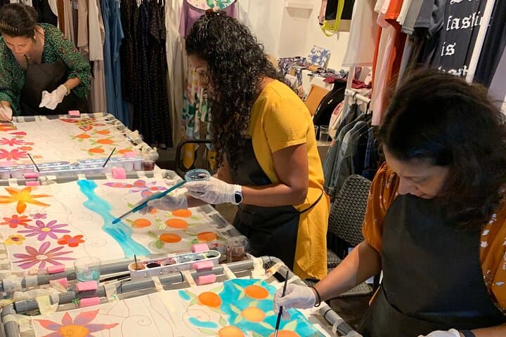 Private Class Paint your silk scarf with a Valencian artisan