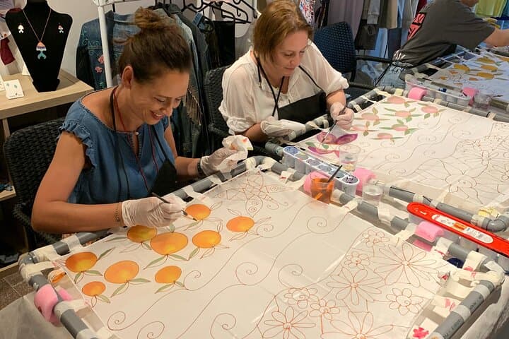 Private Class Paint your silk scarf with a Valencian artisan