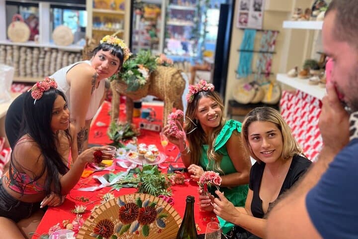 Make a traditional "tocado" sevillano