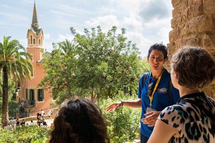Combo: Skip the Line Sagrada Familia & Park Guell Guided Tour