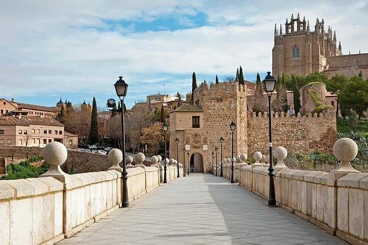 Toledo Best PRIVATE VIP PICK UP TOUR from Madrid 5h (HD)