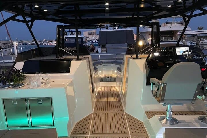 Private Romantic Dinner by Catamaran with Night and Navigation