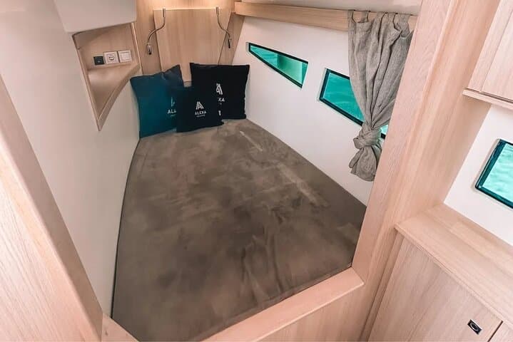 Private Romantic Dinner by Catamaran with Night and Navigation