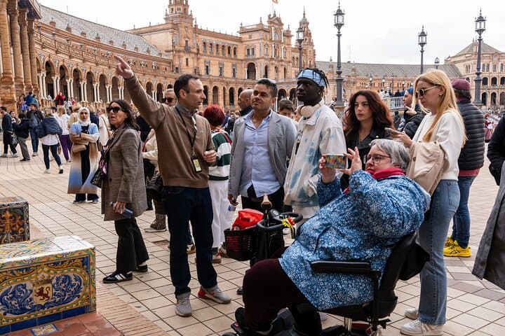 Exclusive walking tour of Seville, max 10 travelers