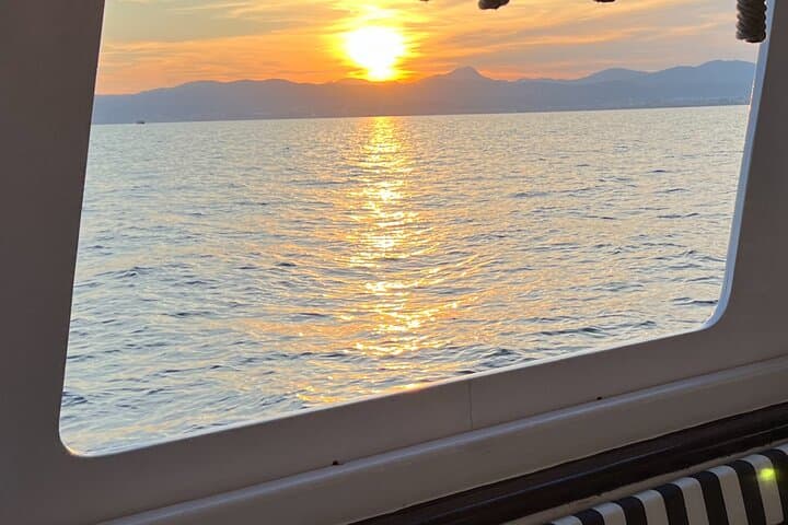 3-hour boat trip at sunset in the bay of Palma