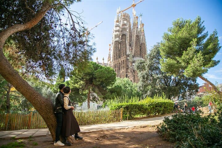 https://media-cdn.tripadvisor.com/media/attractions-splice-spp-720x480/12/e7/be/86.jpg