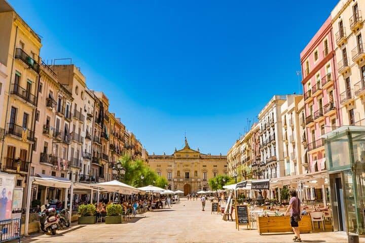Tarragona Scavenger Hunt & Highlights Self-Guided Walking Tour