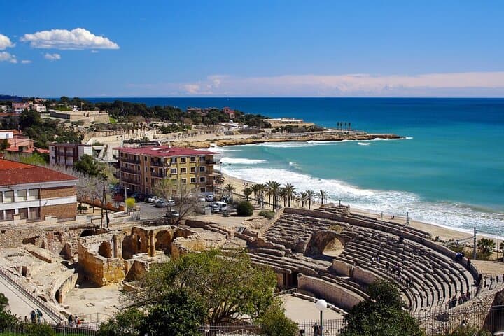 Tarragona Scavenger Hunt & Highlights Self-Guided Walking Tour