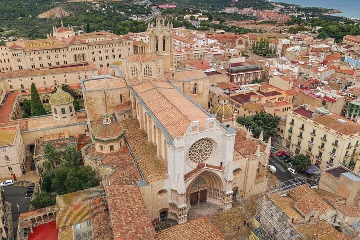 Tarragona Scavenger Hunt & Highlights Self-Guided Walking Tour