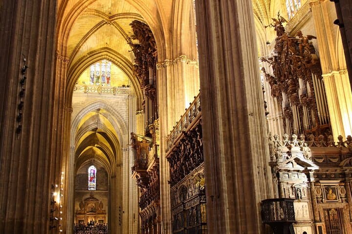 Sevilla: Guided tour to Cathedral and Giralda