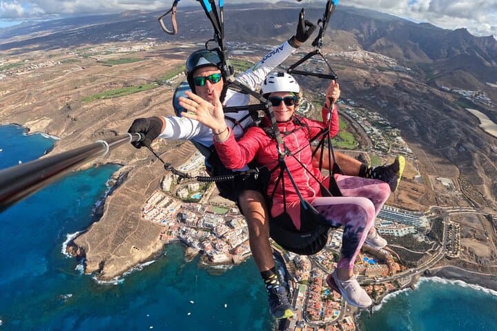 GOLD Paragliding Flight with Videos/Photos, T-shirt and Cava