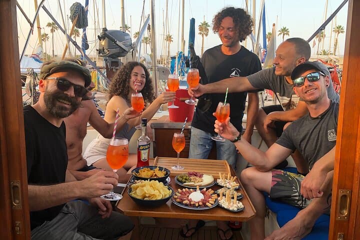 Boat Tour with Drink and Picoteo, Barcelona