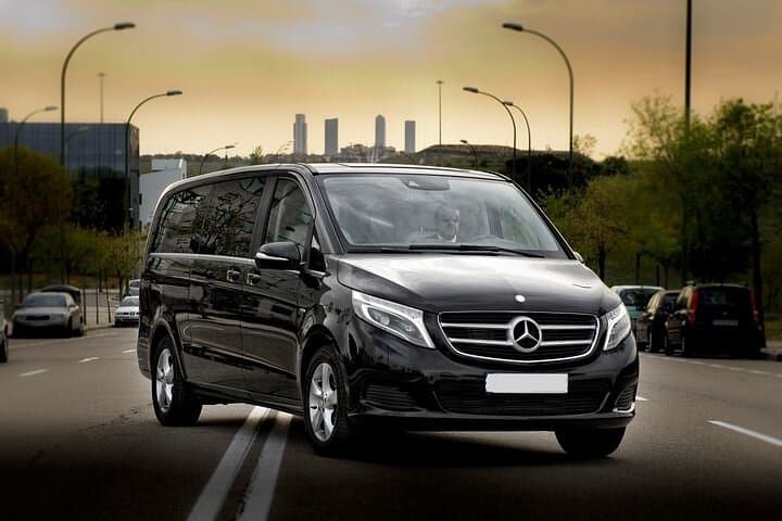 Arrival Transfer Valencia Airport VLC to Valencia City by Minivan