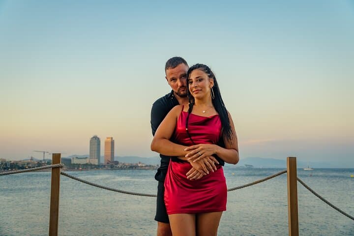 Barcelona: Professional Photoshoot by the Beach