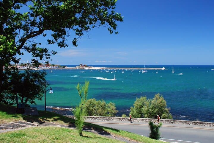 Saint-Jean-de-Luz and Hondarribia Private Tour from San Sebastian