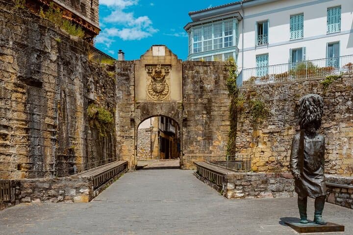 Saint-Jean-de-Luz and Hondarribia Private Tour from San Sebastian