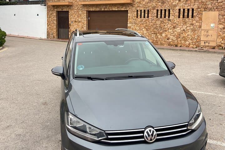 Wine-tasting tour: transfer with lunch (optional)