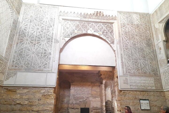 Guided walking tour in Cordoba